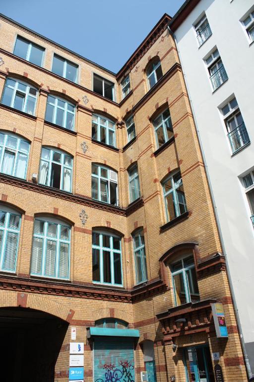 Baxpax Kreuzberg Hostel Berlin Exterior foto